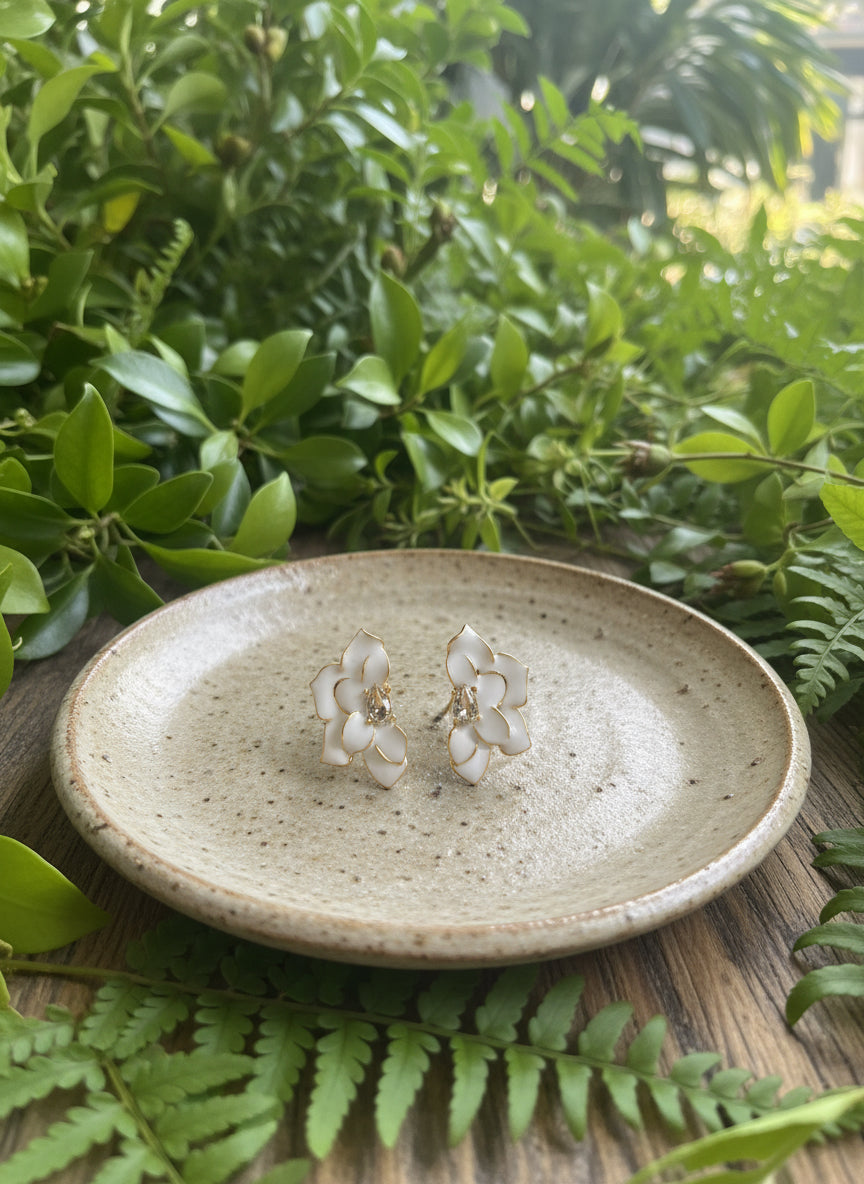 Brinco Flor Esmaltado com Zircônia Gota Banhado a Ouro 18K