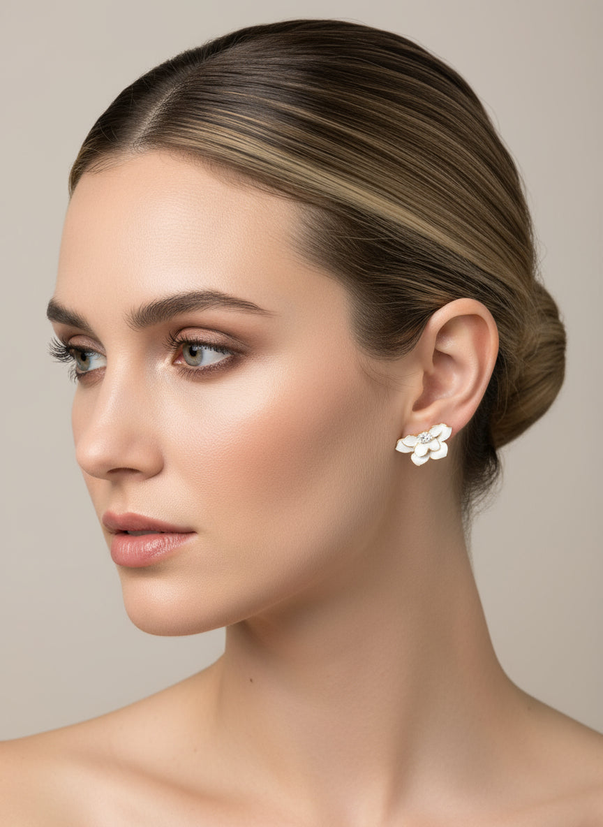 Brinco Flor Esmaltado com Zircônia Gota Banhado a Ouro 18K