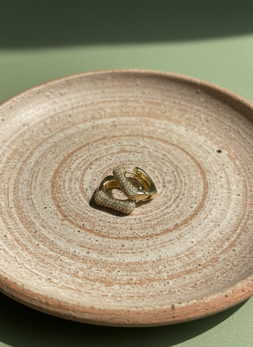 Brinco Argola Quadrada Cravejada Banhado a Ouro 18K