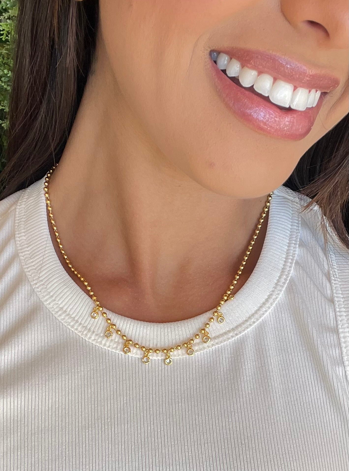 Colar Dourado com Pingentes de Zircônia Banhado a ouro 18k