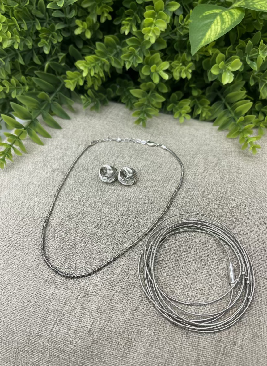 Colar Fio Ródio Minimalista